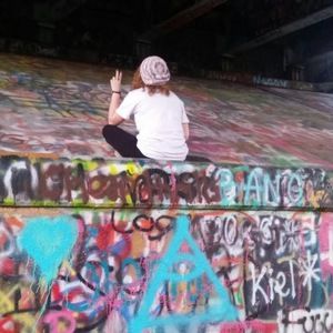 Meet your Posher, Elise